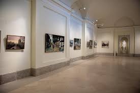 Enmarcación profesional para exposiciones artísticas: el arte de presentar el arte